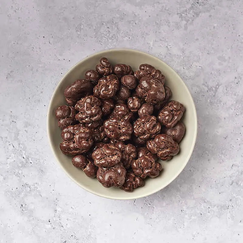 Nueces bañadas en Chocolate Negro